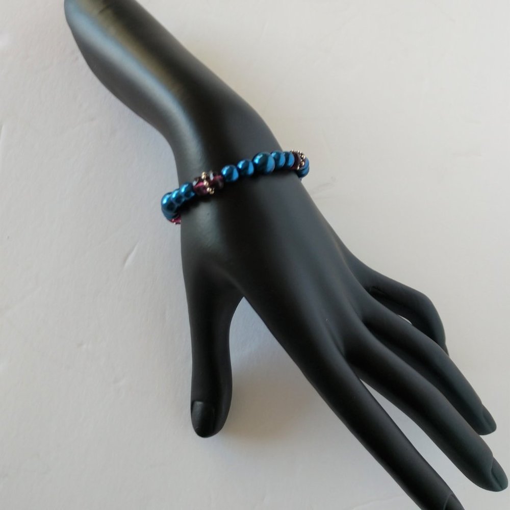 Blue Faux Pearls Bracelet with Purple Beads Handmade Beaded 7.5 Inches - Picture 9 of 16